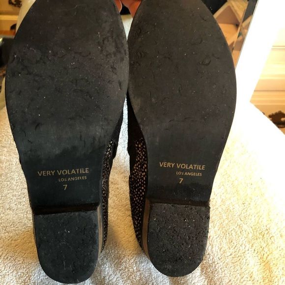 Shoes slip on size 7 - Picture 6 of 9